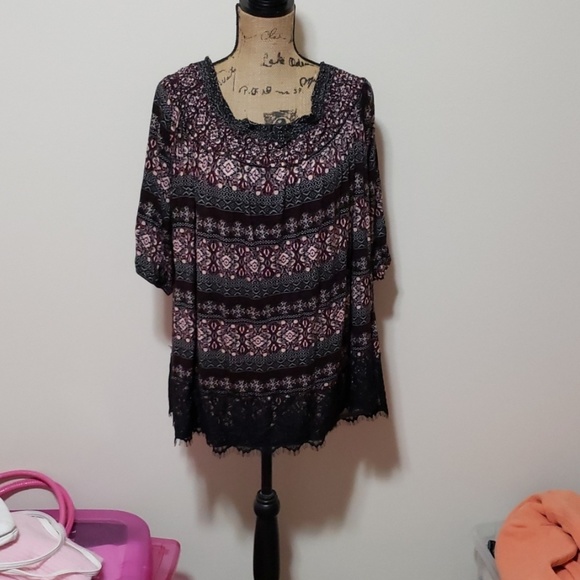 Maurices Tops - Size 4 maurices top nwt. Black lace trim